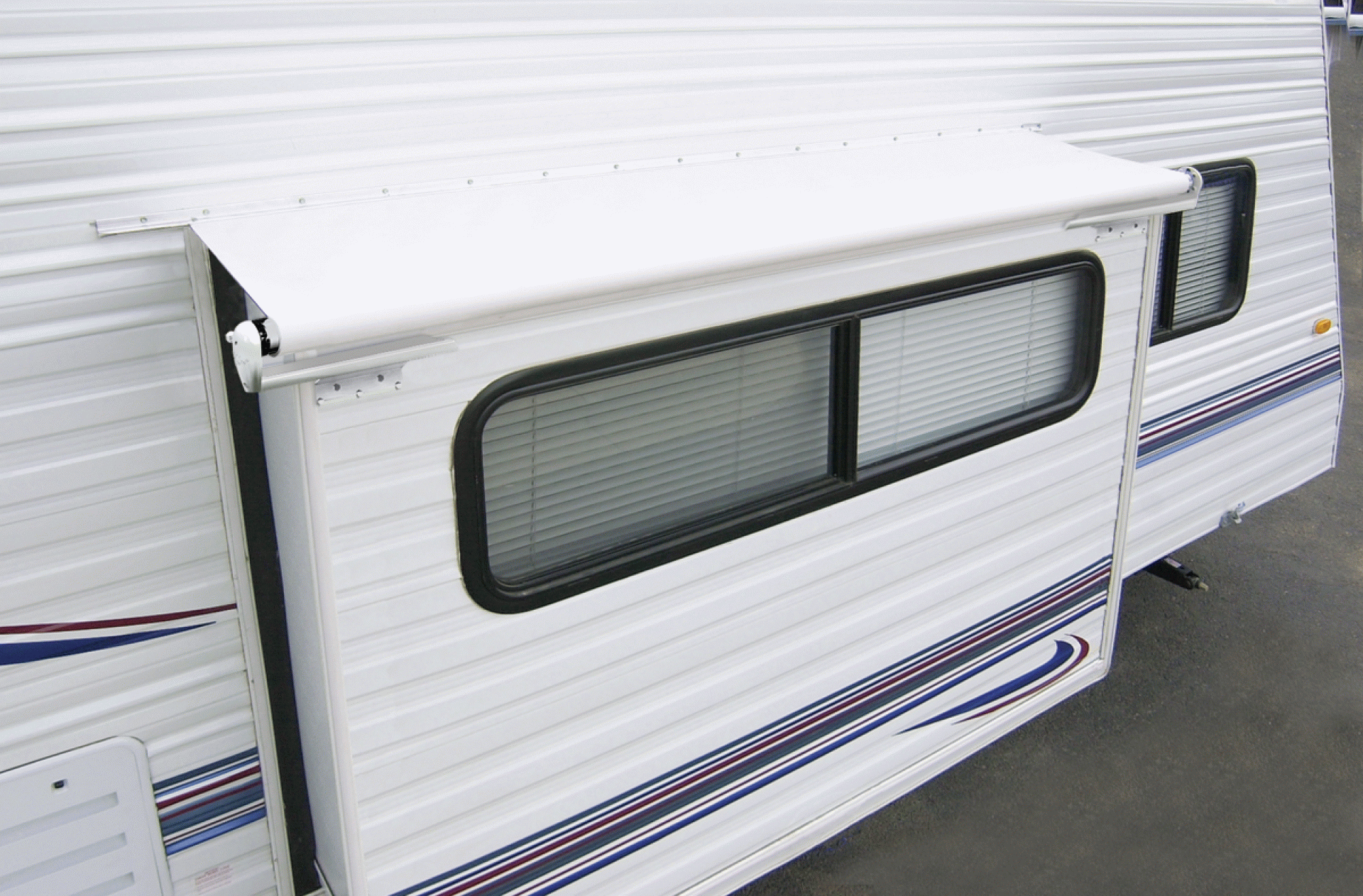 CAREFREE OF COLORADO | LH1450042 | SLIDEOUT COVER AWNING 138" - 145.9" ROOF RANGE WHITE VINYL