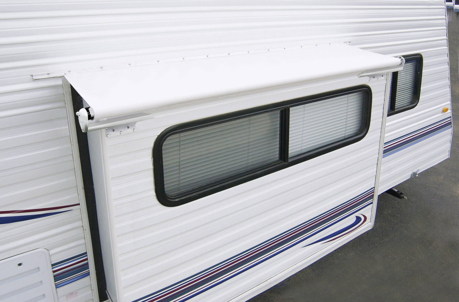 CAREFREE OF COLORADO | LH1960042 | SLIDEOUT COVER AWNING 186" - 196.9" ROOF RANGE WHITE VINYL